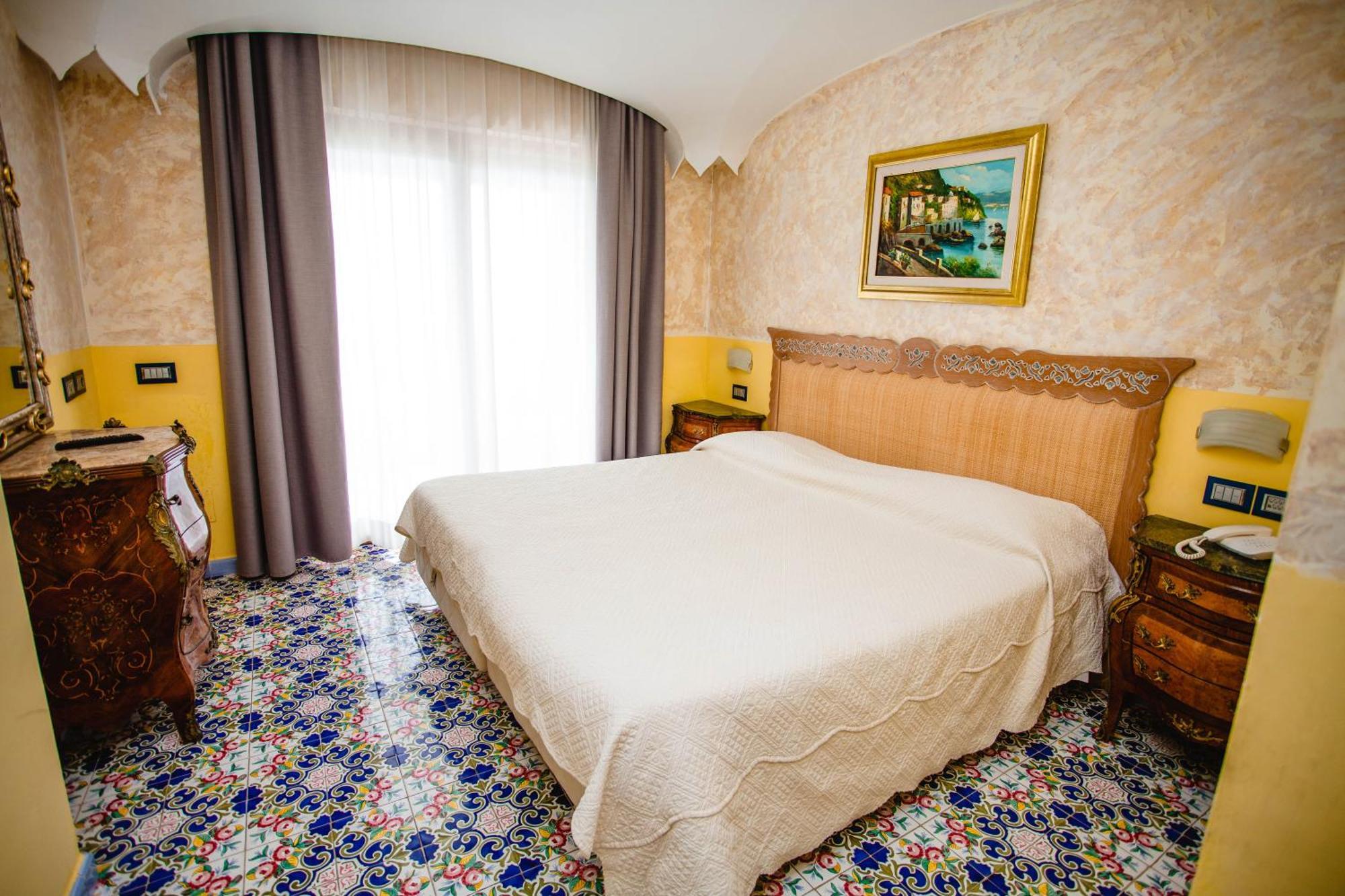 Strand Hotel Delfini Ischia Exterior photo